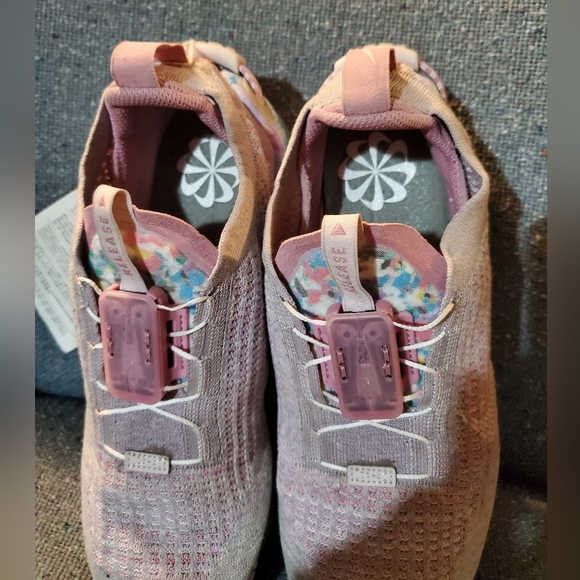 Nike Air VaporMax Flynit 2020 (Light Arctic Pink) Size 9.5 Womens/ 8 Mens - Picture 8 of 14